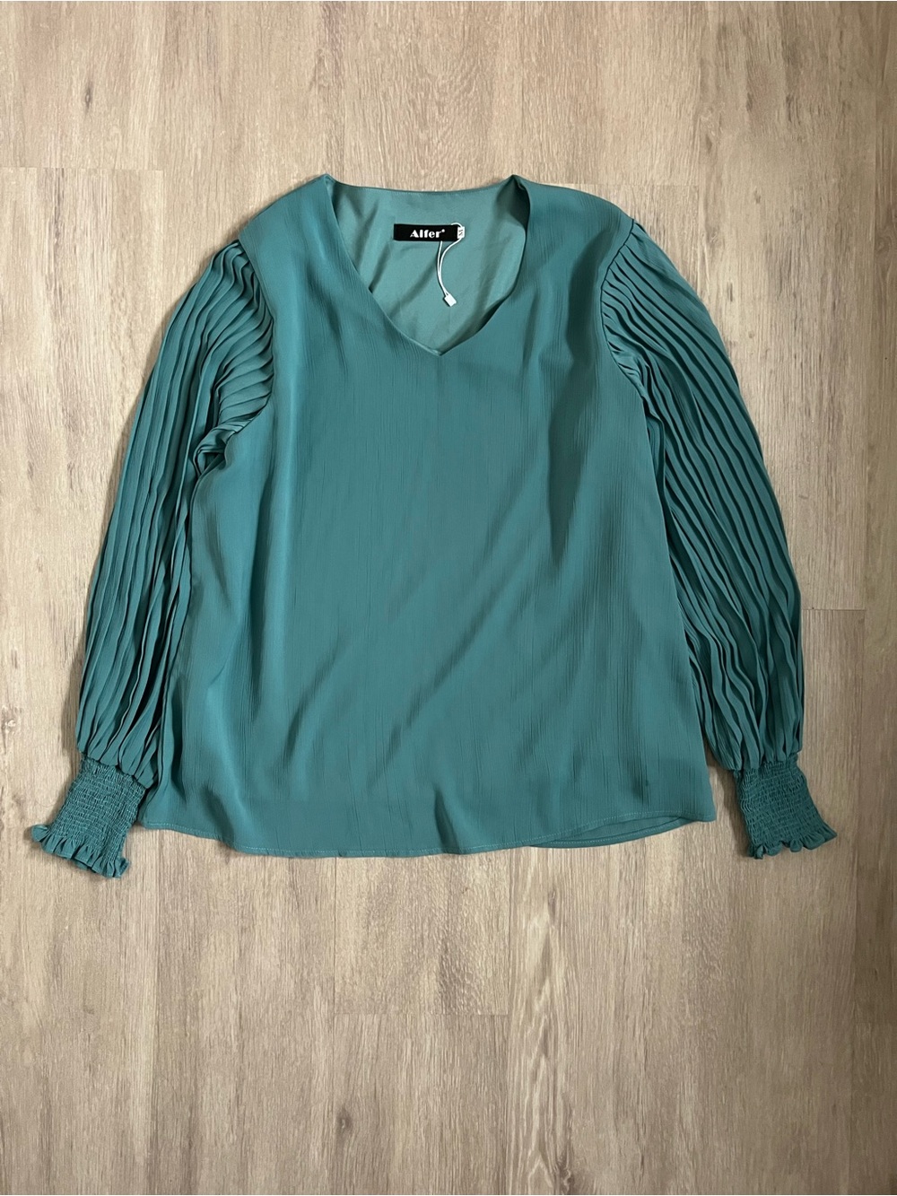 Alife V-Neck Blouse with Pleated Bishop Long Sleeves Teal Aqua Med *NWT* lined